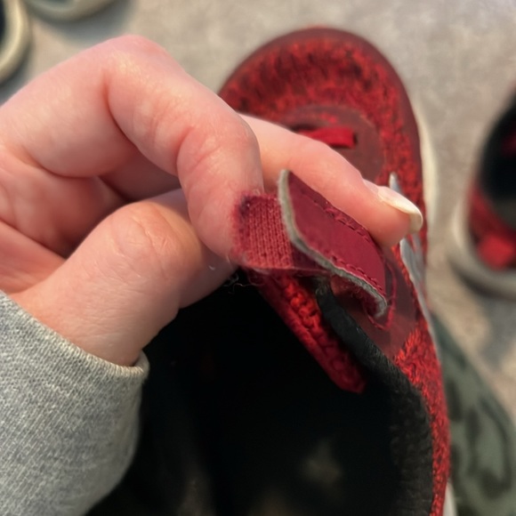 New Balance & Old Navy toddler shoes size 6 - Picture 7 of 7